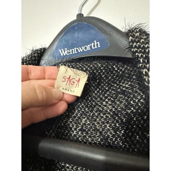 Saga Fuzzy Geometric Vest Size M/L - Picture 6 of 6